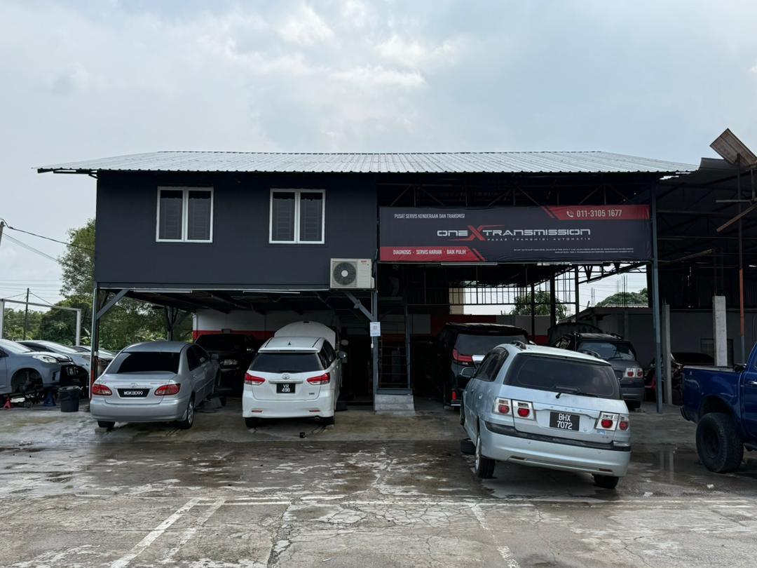 One X Transmission service bay